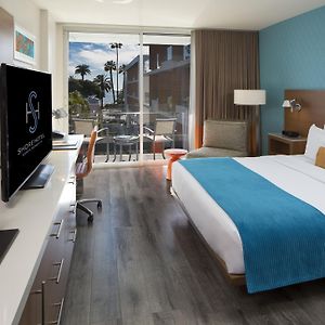 Partial Ocean View King Bed